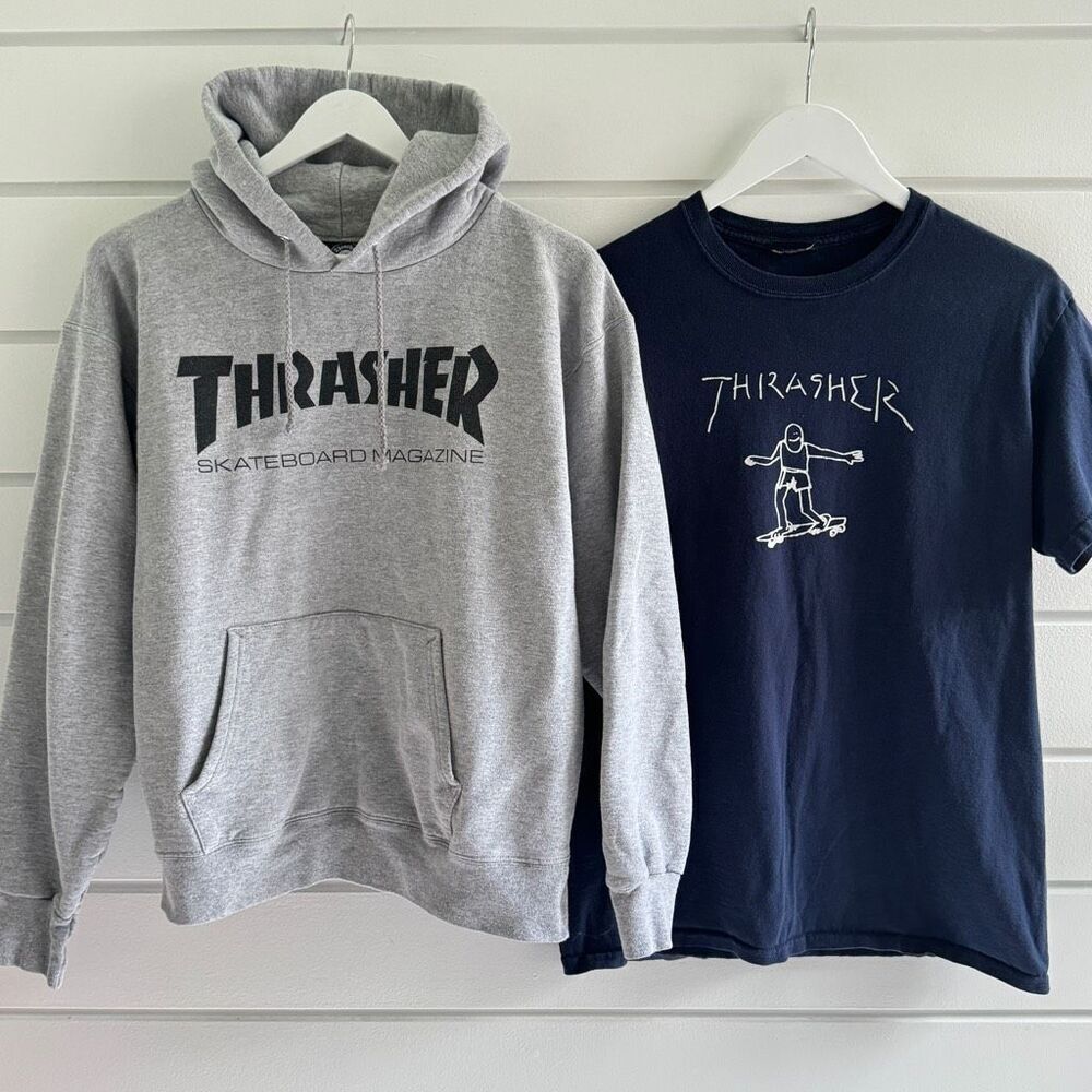 Lot Of 2 Thrasher Men's Gray Hoodie & Navy Short Sleeve Graphic Tee Bundle Small